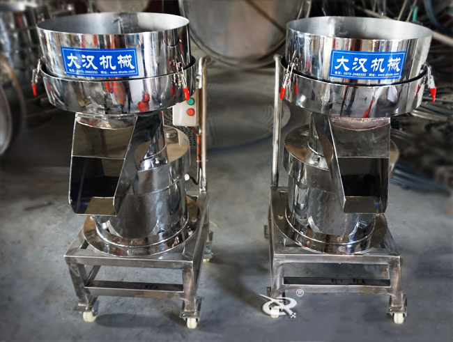 450型過濾篩機(jī)實(shí)拍：?jiǎn)螌舆^濾篩過濾，多用于液體物料的使用。